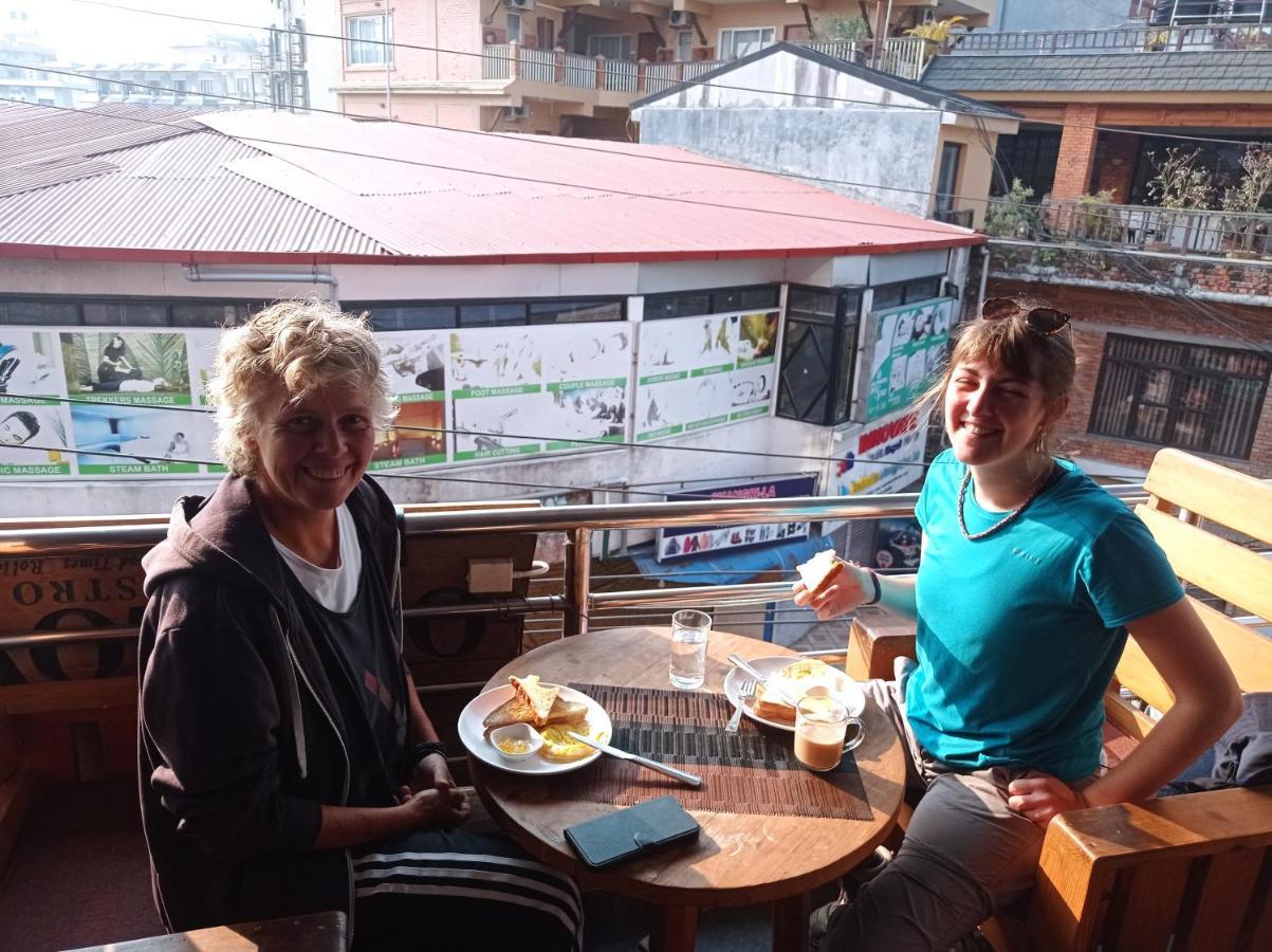 Paila Hostel Lakeside Pokhara Exterior photo